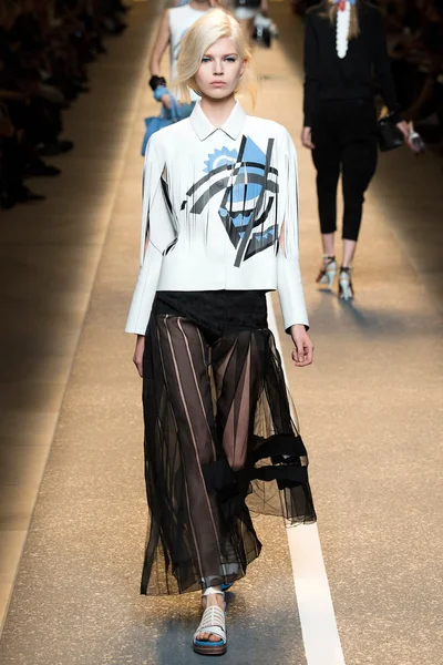 Look 22